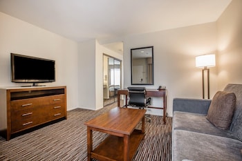 Suite, 1 King Bed, Living Room with Sofa Bed, Ocean View, Non Smoking