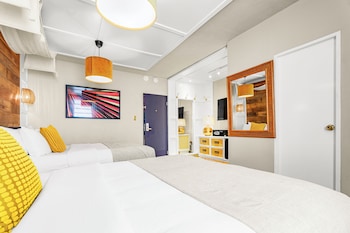 Standard Double Room, 2 Queen Beds
