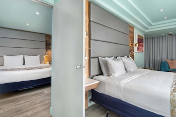 Panoramic Room, Multiple Beds, Balcony, Lagoon View