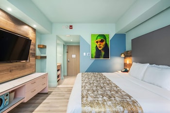 Standard Room, 1 King Bed