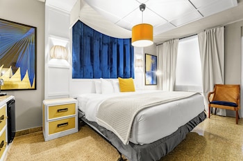 Standard Room, 1 King Bed