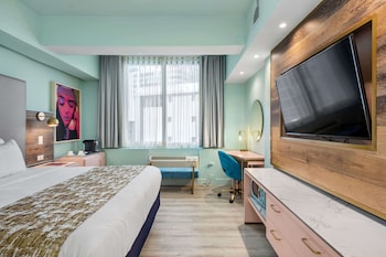 Standard Room, 1 King Bed