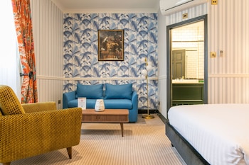 Deluxe Double Room, 1 King Bed with Sofa bed, Non Smoking