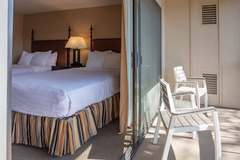 Dog Friendly Queen Queen with Riverview