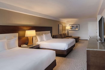Room, 2 Double Beds, City View, Corner (Oversized)