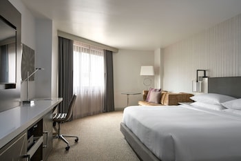 Room, 1 King Bed (Mobility Accessible, Transfer Shower)