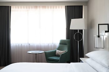 Room, 1 King Bed (Mobility Accessible, Transfer Shower)
