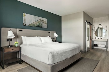 Room, 1 King Bed (Bonita Vista)