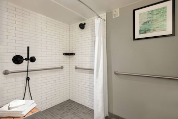 Room, 1 King Bed, Accessible (Hearing, Moderno Del Sur)