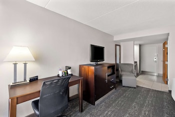 Standard Room, 2 Double Beds, Non Smoking, Refrigerator & Microwave
