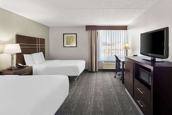 Standard Room, 2 Double Beds, Non Smoking, Refrigerator & Microwave