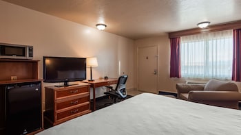 Standard Room, 1 King Bed, Non Smoking, Refrigerator & Microwave