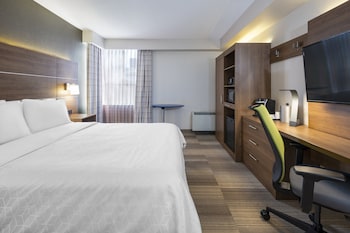 Standard Room, 1 King Bed, Hearing Accessible (Roll-In Shower)
