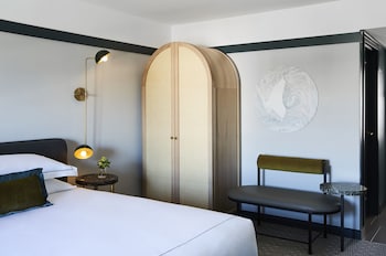 Premium Room, 1 King Bed (High Floor)