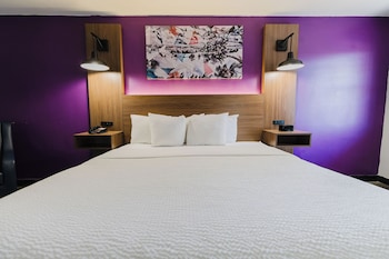 Deluxe Room, 1 King Bed, Non Smoking