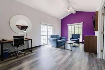Suite, 1 Bedroom, Non Smoking (1 King Bed)