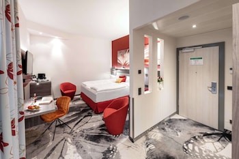 Executive Room, 1 Double Bed, Courtyard View