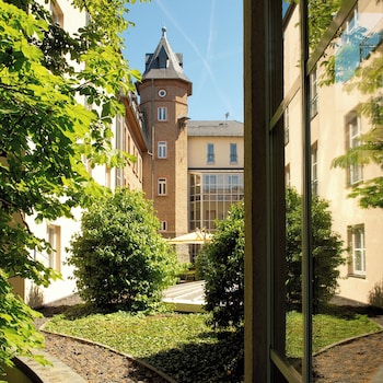 Executive Room, 1 Double Bed, Courtyard View