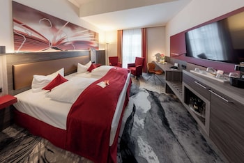 Standard Room, 1 Double Bed, Courtyard Area
