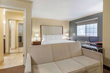 Executive Suite, 1 King Bed, Non Smoking, Jetted Tub