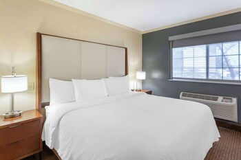 Executive Suite, 1 King Bed, Non Smoking, Jetted Tub