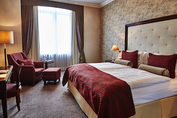 Superior Room, 1 King Bed
