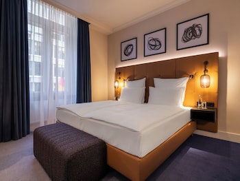 Deluxe Room (Signature)