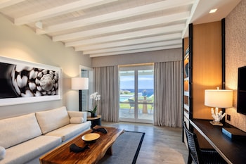 Luxury Suite, 1 Double Bed, Sea View (Balcony)