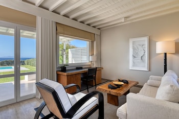 Luxury Suite, 1 Double Bed, Sea View (Private Pool)