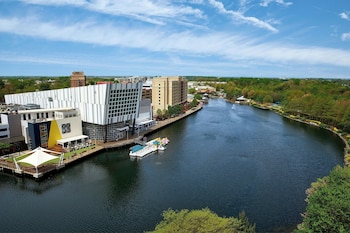 Room, 2 Double Beds, Lake View