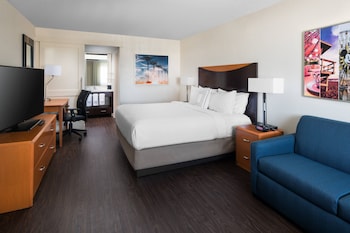 Room, 1 King Bed with Sofa bed (Mobility Accessible, Tub)
