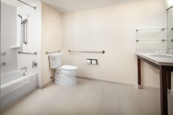 Room, 2 Queen Beds (Mobility Accessible, Tub)