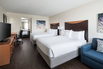 Room, 2 Queen Beds (Mobility Accessible, Tub)