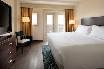 Suite, 1 King Bed, Balcony