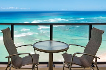 Club Room, 2 Bedrooms, Oceanfront (2 King Beds)