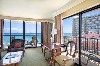 Suite, 1 King Bed with Sofa bed