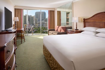 Room, 1 Queen Bed, Mobility Accessible, City View