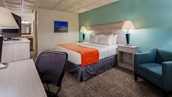 Standard Room, 1 King Bed, Non Smoking, Refrigerator & Microwave