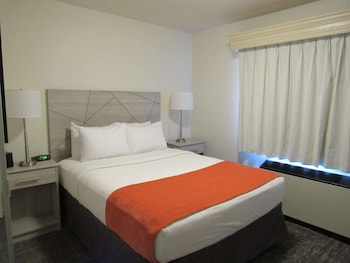 Family Suite, Multiple Beds, Non Smoking, Refrigerator & Microwave (with Sofabed)