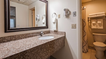 Standard Room, 1 King Bed, Non Smoking, Refrigerator & Microwave