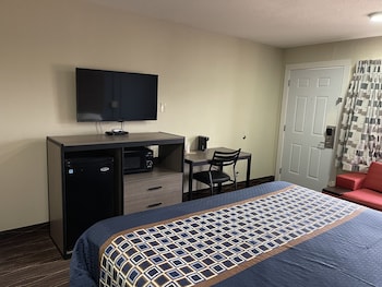 Room, 1 King Bed, Smoking