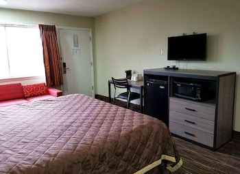 Room, 1 King Bed, Smoking