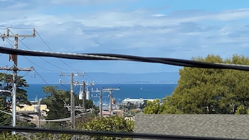 Suite, 2 Queen Beds, Non Smoking, Partial Ocean View (Living Room)