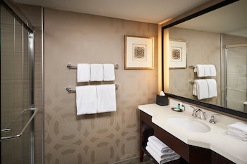 Executive Suite, 1 King Bed with Sofa bed