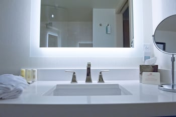 Standard Room, 2 Queen Beds
