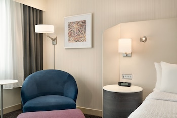 Standard Room, 1 King Bed