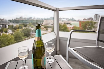 Standard Room, 1 King Bed, Balcony, River View