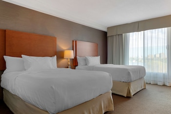 Standard Room, 2 Double Beds, Refrigerator, River View