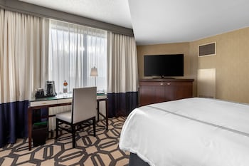 Deluxe Room, 1 Queen Bed