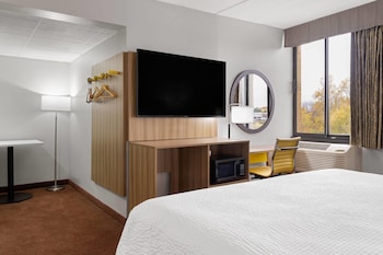 Studio Suite, 1 King Bed, Non Smoking